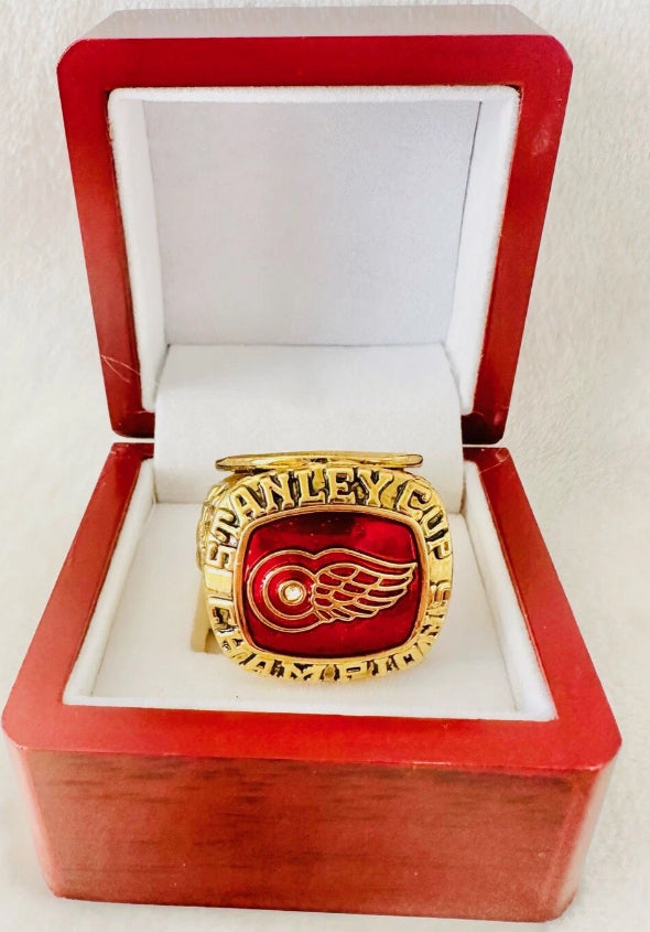 Detroit Red Wings Stanley Cup Championship Replica Rings 1997-2008 - Multiple Years & Sizes - Free Shipping